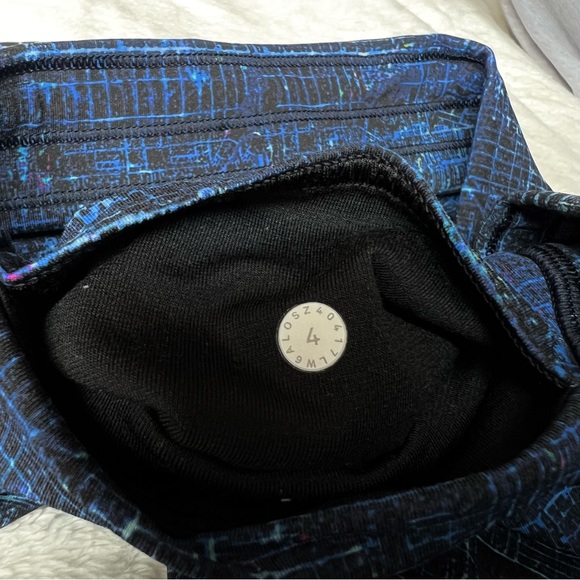 Lululemon Athletica Train Times Crop Leggings City Lights Pattern Size 4 - Picture 6 of 7